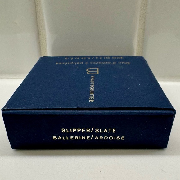 Beautycounter Eyeshadow Duo compact in Slipper and Slate - Picture 4 of 7